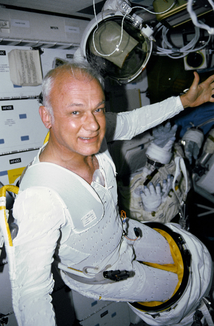 Space History Photo: Bruce McCandless on Mid-Deck